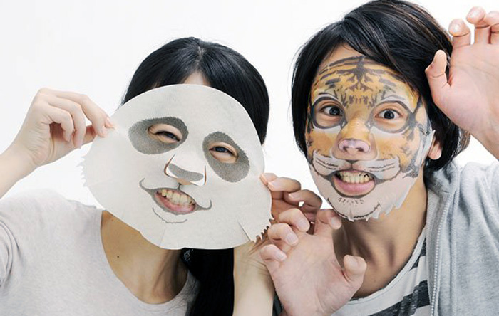 Тканевые маски для лица: правила применения и принцип действия